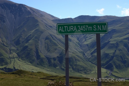 Altitude cuesta del obispo valley mountain sign.