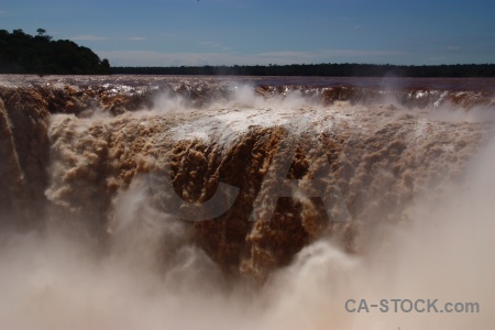 Argentina water spray river garganta del diablo.