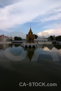 Ayutthaya royal sky column gold.