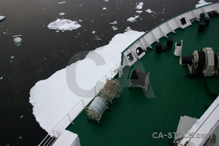 Boat ship day 6 ice sea.