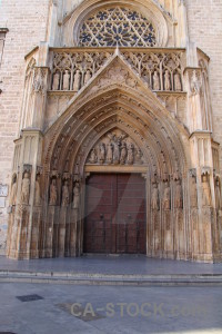 Building door europe valencia church.