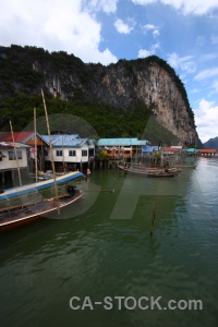 Cliff sea ko panyi limestone village.
