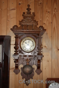 Clock object brown.