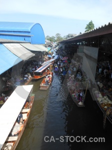 Damnoen saduak boat person market thailand.