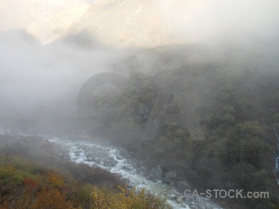 Himalayan misty annapurna sanctuary trek modi khola valley deurali.
