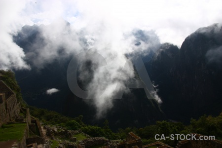 Inca trail stone cloud unesco machu picchu.