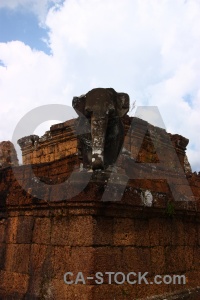 Ruin khmer sky temple trunk.