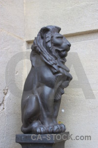 Statue gray animal tiger.