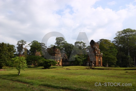 Stone grass cambodia north khleang buddhism.