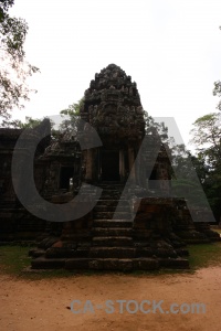 Thommanon khmer siem reap buddhist tree.