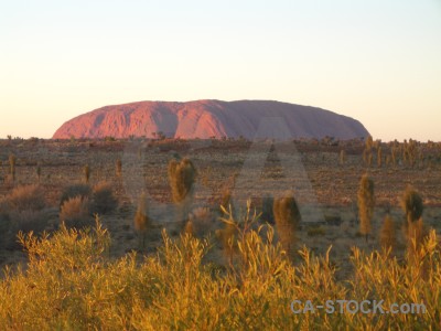 Uluru desert australia cliff rock.